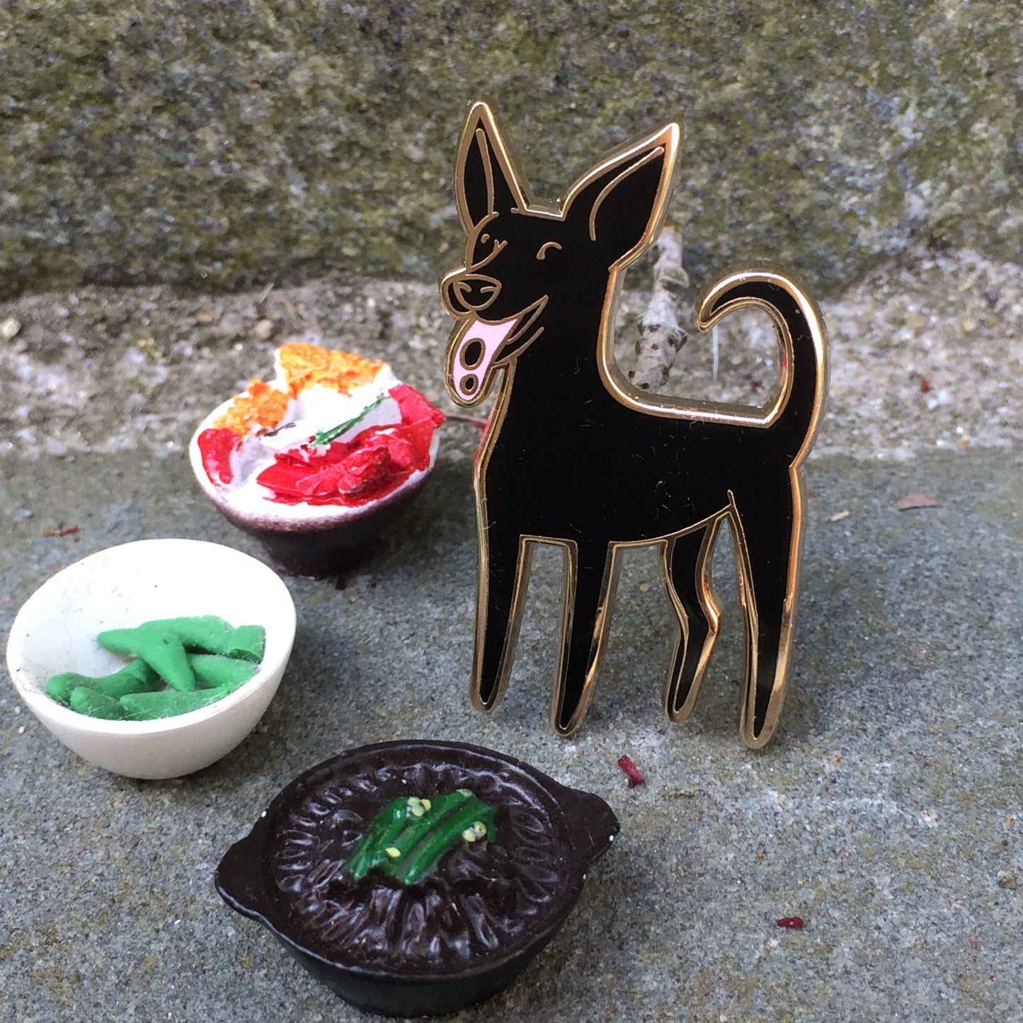 FORMOSAN MOUNTAIN DOG (black) Pin