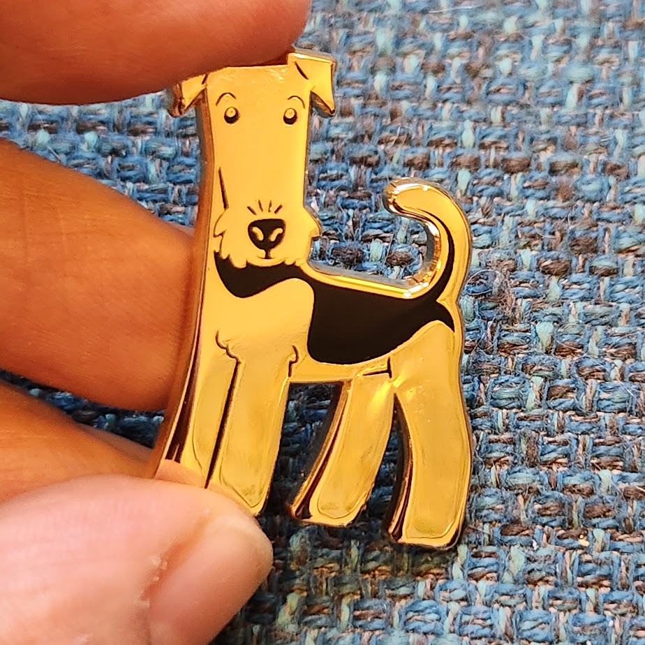 AIREDALE TERRIER pin